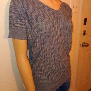 2 1 2 New York, short sleeve gray shirt